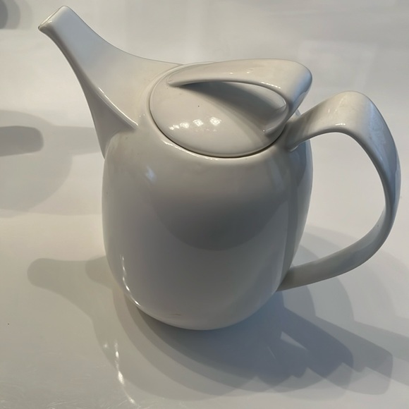 Tea pot - Picture 1 of 3